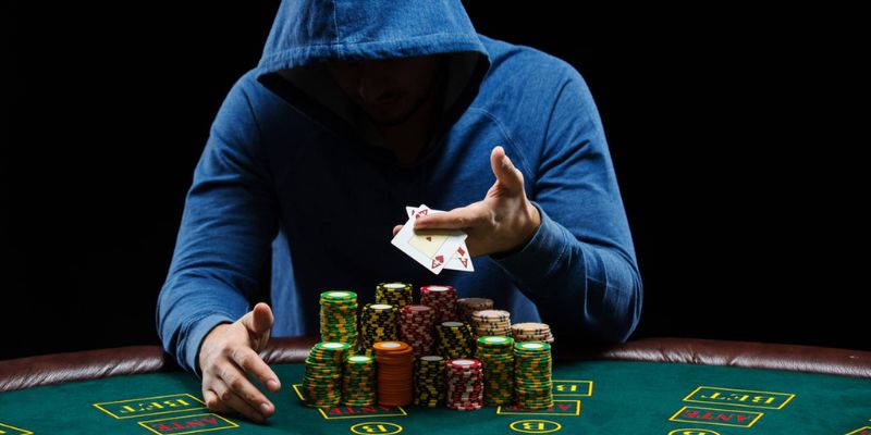 Poker trực tuyến có luật chơi khá đơn giản